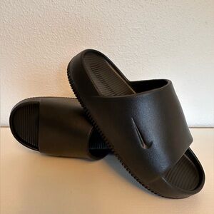 Nike Calm Women’s Slide